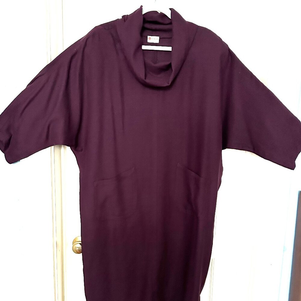 Royal purple dress  Exquisite tailoring  Pockets!  One of a kind XXL